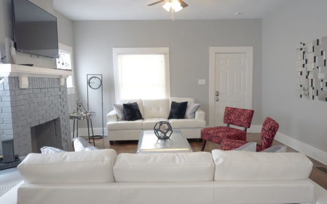photo 3 of Lovely Laurel-Two Units Sleeps 10