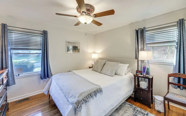 photo 2 of Lovely Lexington Home: 4 Mi to Downtown!