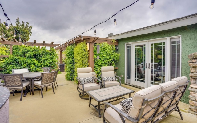 photo 5 of Lovely Tustin Home w/ Outdoor Kitchen: 3 Mi to Zoo