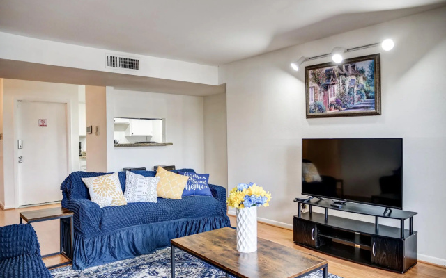 photo 5 of LovelyMedcenter area 3 BR, 2BA condo w/grill