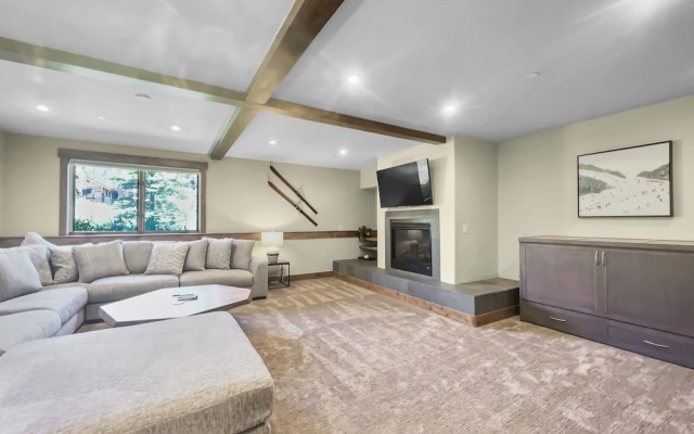 photo 3 of Incredible Executive Private Pet Friendly Home - LR902 by RedAwning