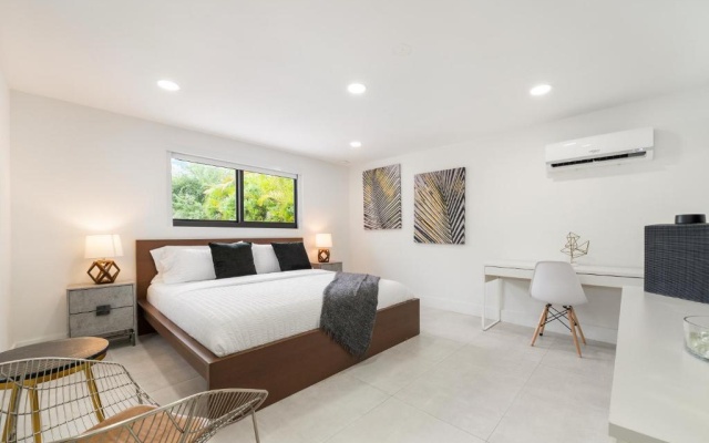 photo 2 of Lux House w/Heated Pool,Jacuzzi ,Basketball Court