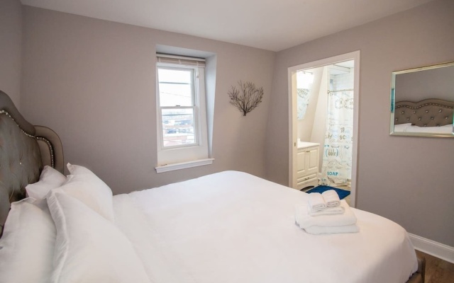 photo 4 of Luxe 4BR 3 Bath North End & Faneuil Hall
