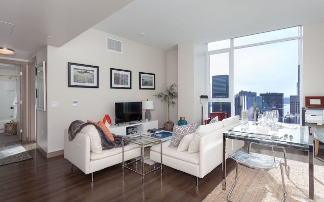 photo 4 of Luxe Hubs Convention Center Apartments