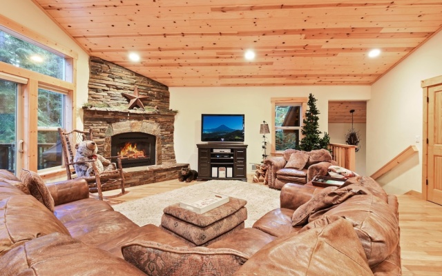 photo 5 of Luxe Mountain Haven In The Heart Of Tahoe Donner 3 Bedroom Home
