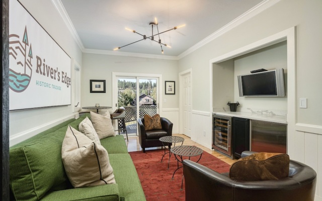 photo 4 of Luxe & Spacious Riverfront , Steps To Downtown 5 Bedroom Home