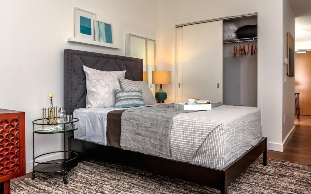 photo 5 of Luxurious 1bd/1ba Penthouse in Fenway - 1T