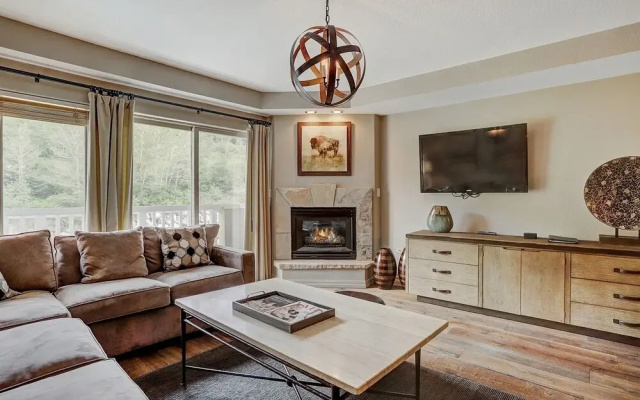 photo 3 of Luxurious 3 Bedroom Walk To Slopes & Beaver Creek Ge Condo by Redawning