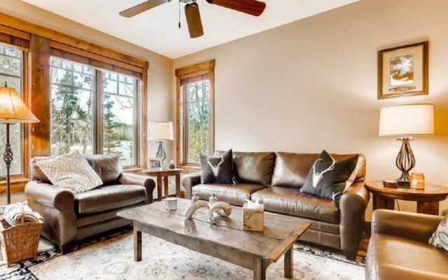 photo 5 of Luxury 2 Bedroom Mountain Vacation Residence With Hot Tub, Pool, and Easy Access to Ski Slopes