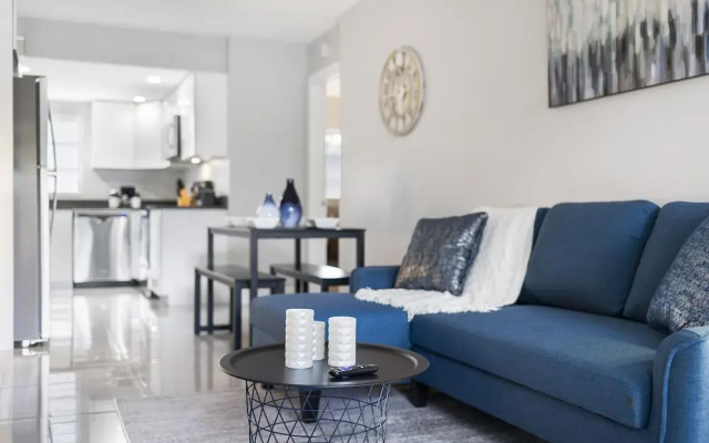 photo 4 of Luxury 2bd2bth apt near beach and port