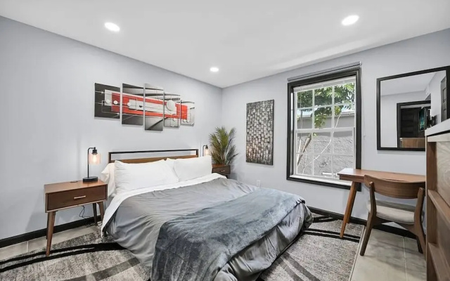 photo 3 of Luxury 2-bedroom Villa in Wilton Manors
