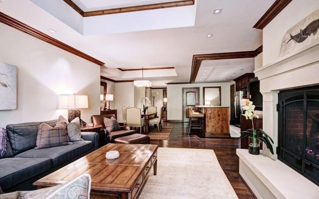 photo 5 of Luxe 2BR+Den Ritz-Carlton Residence Quiet Location by RedAwning - Save 20% on 7+ Nights!