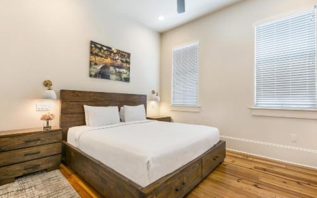 photo 3 of Luxury 3BR on Carondelet by Hosteeva