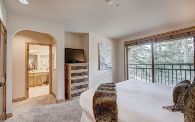 photo 3 of Luxury 4 Bed Pines Townhome Amongst The Peace And Quiet 4 Bedroom Townhouse by RedAwning