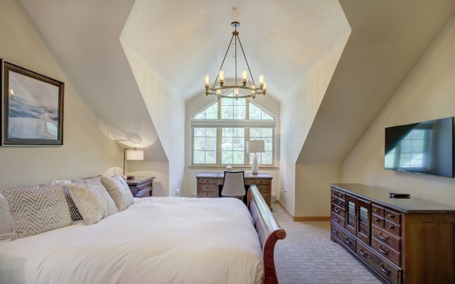 photo 3 of Luxury 4 bedroom Premier Residence at St James Place 4 Condo by RedAwning