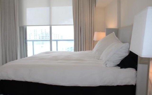 photo 2 of Luxury 45th Floor Suite at Icon