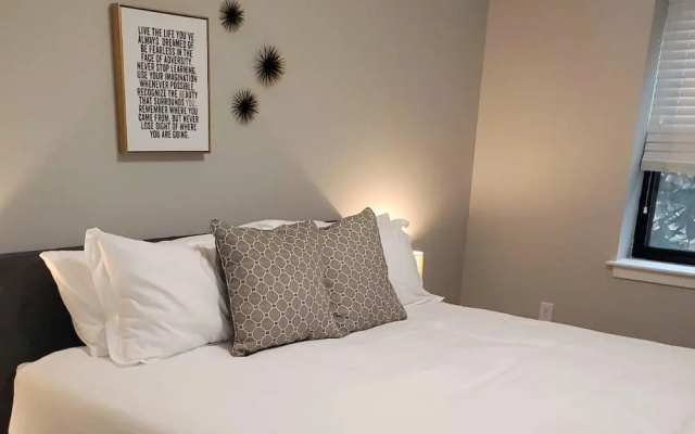 photo 4 of Luxury Apartment, One Bedroom in Back Bay, Boston