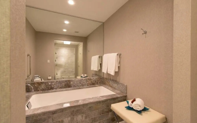photo 2 of Luxury Beachfront Studio-with Daily Cleaning