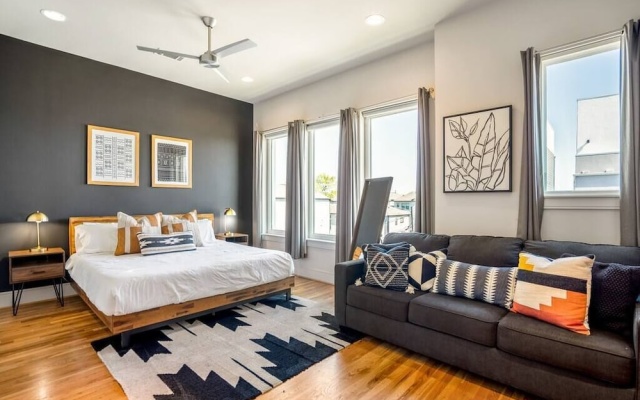 photo 3 of Luxury Downtown Getaway With Breathtaking Views