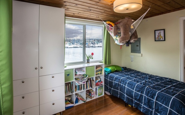 photo 3 of Luxury Houseboat Best in Seattle 3BR