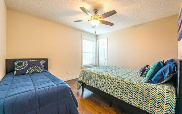 photo 5 of Luxury Living - Modern Beach Townhouse