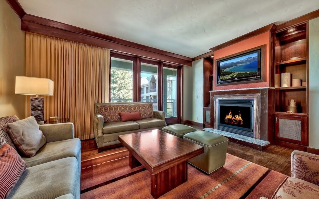 photo 2 of Luxury With Ritz Amenities At Constellation 3 Bedroom Condo by Redawning
