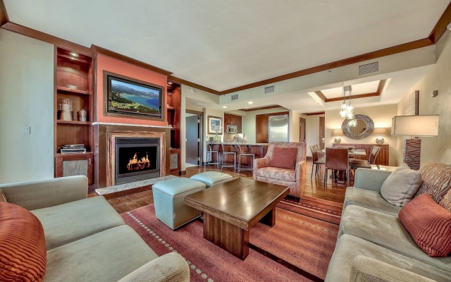 photo 4 of Luxury With Ritz Amenities At Constellation 3 Bedroom Condo by Redawning