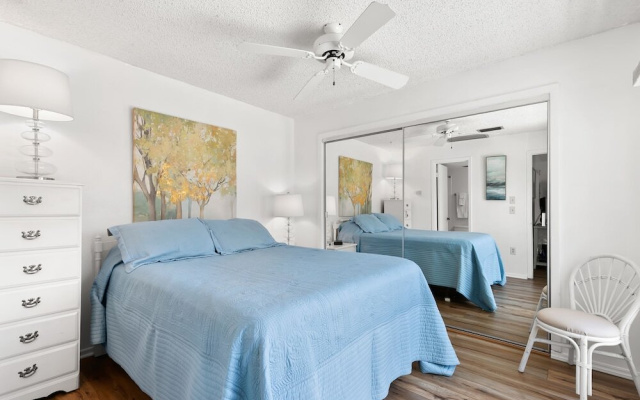 photo 2 of Madeira Beach Yacht Club 250F Two-bedroom Apartment