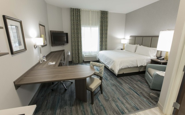 photo 4 of Magnolia Bay Hotel & Suites