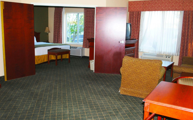 photo 3 of Magnuson Hotel Commerce