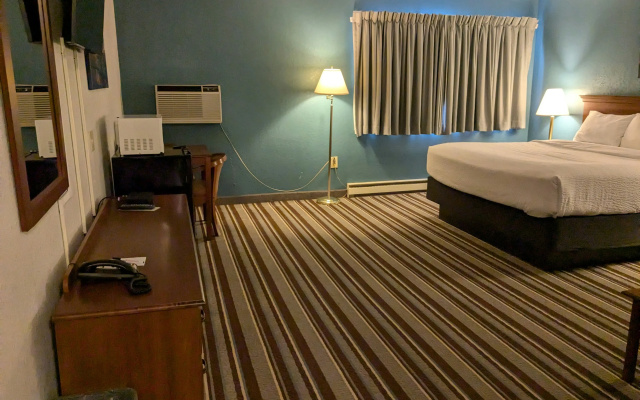 photo 4 of Magnuson Hotel Copper Crown