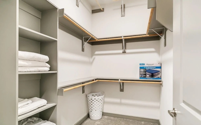 photo 5 of Maison De Luxe Brand New Cozy, Prime Location 1 Bedroom Condo by Redawning