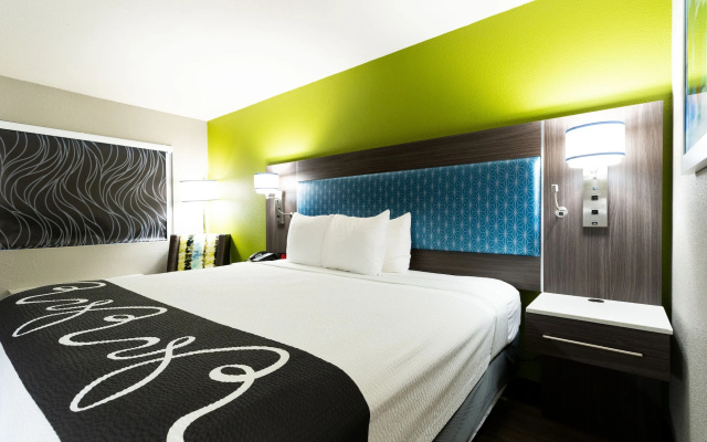 photo 5 of SureStay Plus Hotel by Best Western Point Richmond
