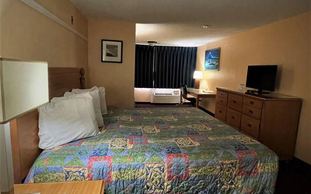 photo 5 of Marina Inn