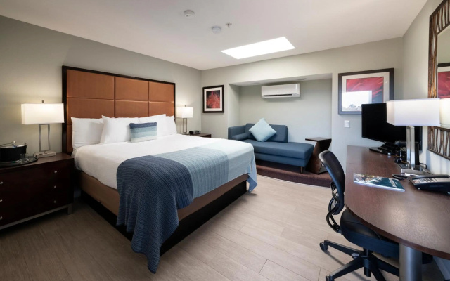 photo 4 of Mariposa Inn & Suites