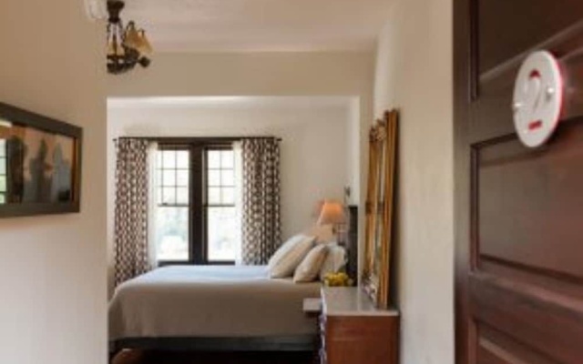 photo 3 of Marshall House Inn