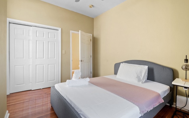 photo 5 of Massive Downtown Area Home... sleeps 14