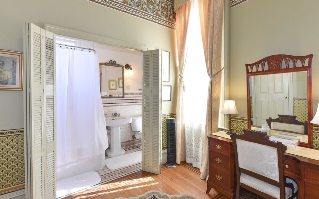 photo 4 of The McClelland House