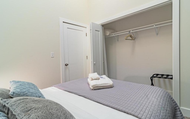 photo 5 of McCormick Place modern and cosy 420 friendly gem on Michigan avenue with optional parking for 6 guests
