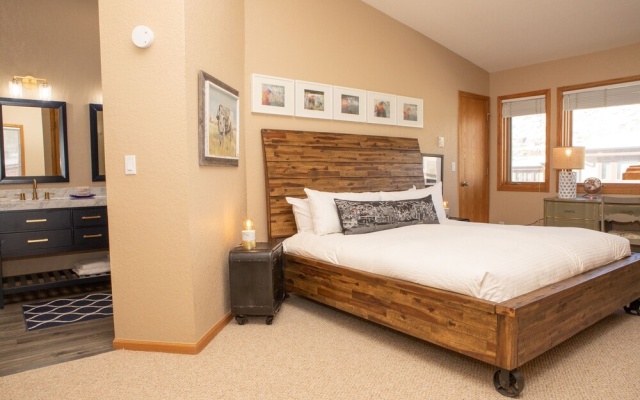 photo 2 of J1 Meadow Creek Miniums 3 Bedroom Condo by RedAwning