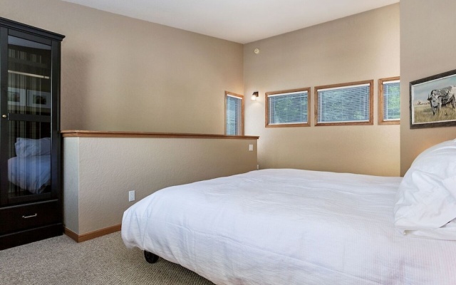 photo 5 of J1 Meadow Creek Miniums 3 Bedroom Condo by RedAwning