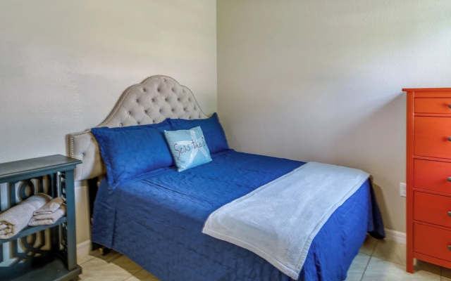 photo 2 of Melbourne Apartment Near Downtown & Beaches!