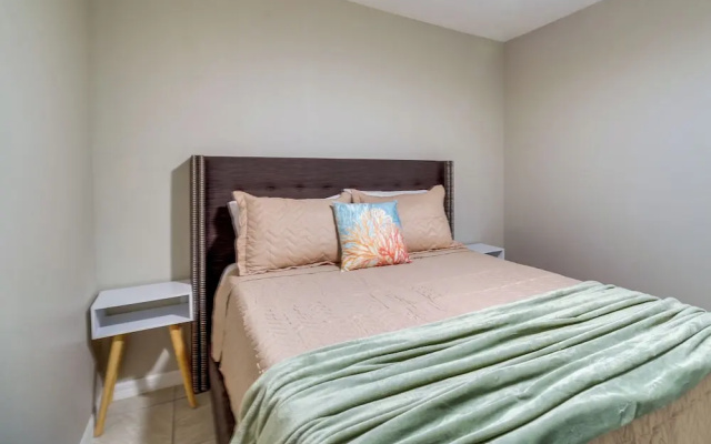 photo 3 of Melbourne Apartment Near Downtown & Beaches!
