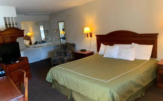 photo 4 of Merrimac Inn & Suites