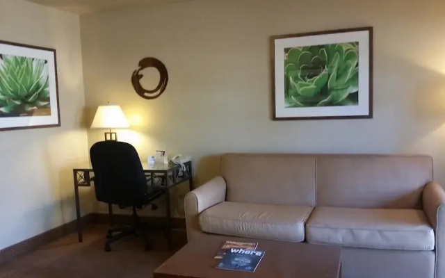 photo 2 of Mesa Golf Inn & Suites