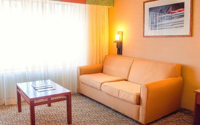 photo 3 of Mesa Golf Inn & Suites