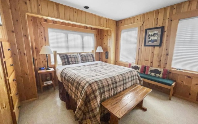 photo 4 of Metolius Cabin 11