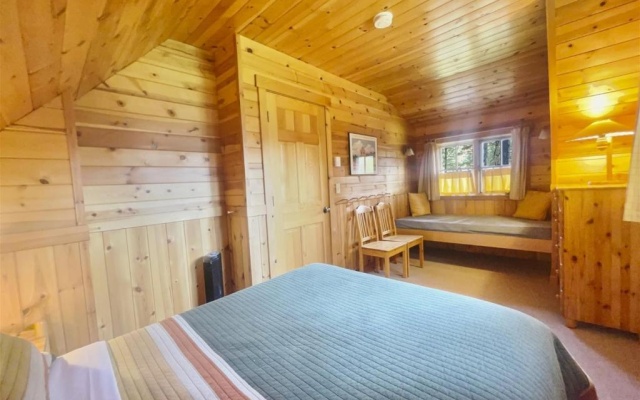 photo 5 of Metolius Cabin 12