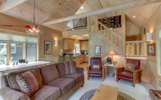 photo 2 of Metolius Cabin 7