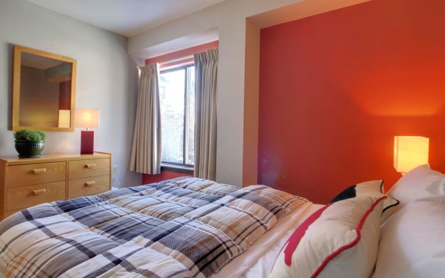 photo 3 of MG 3C16 - Wow! Location. Views. Pool. Sauna. Shops. 2 Bedrooms